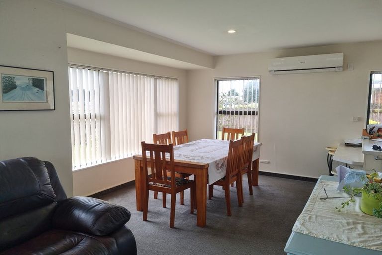 Photo of property in 52 Arawhata Road, Paraparaumu, 5032