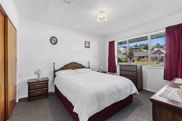 Photo of property in 20 Kenmore Street, Westown, New Plymouth, 4310