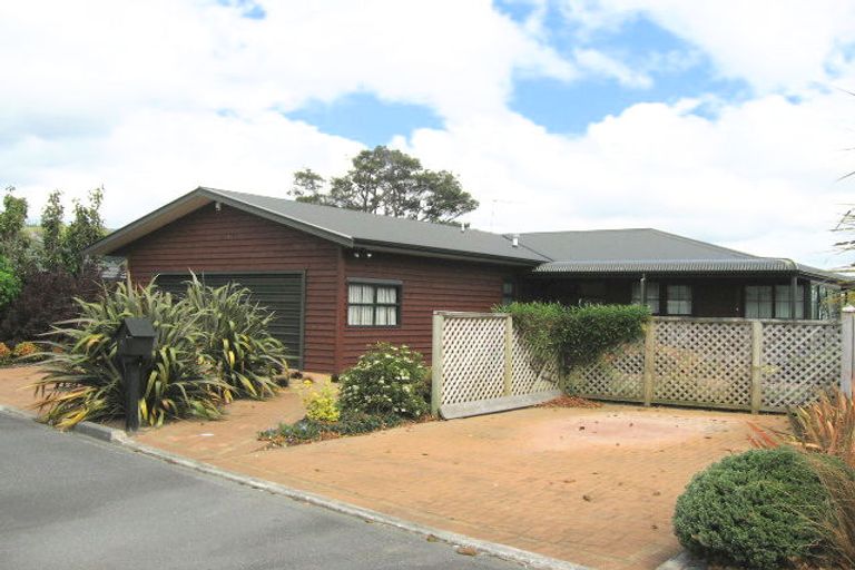 Photo of property in 37 Clearwater Terrace, Brown Owl, Upper Hutt, 5018