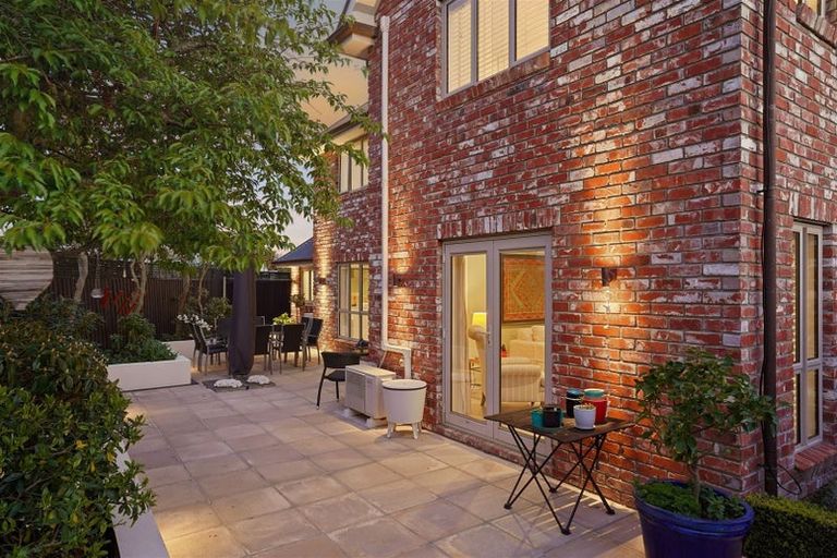 Photo of property in 16a Hadlow Place, Burnside, Christchurch, 8041