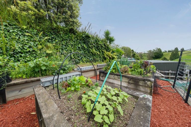 Photo of property in 66 Mcgiven Drive, Ridgewood, New Plymouth, 4371