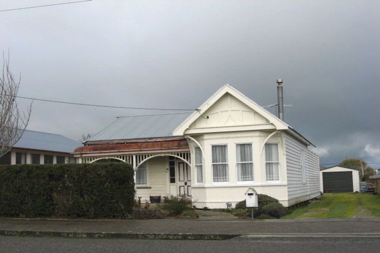 Photo of property in 22 Brydone Street, Edendale, 9825
