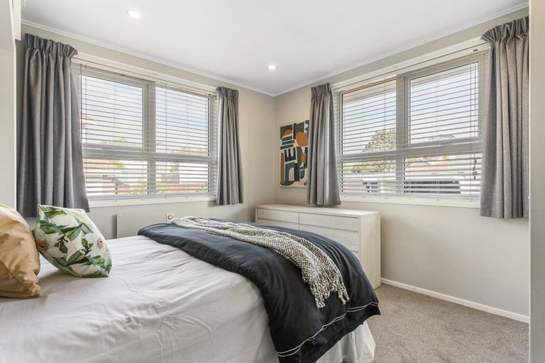 Photo of property in 1/51 Larne Avenue, Pakuranga Heights, Auckland, 2010