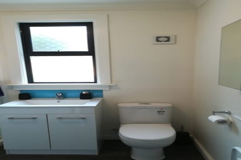 Photo of property in 74-76 Te Awe Awe Street, Hokowhitu, Palmerston North, 4410