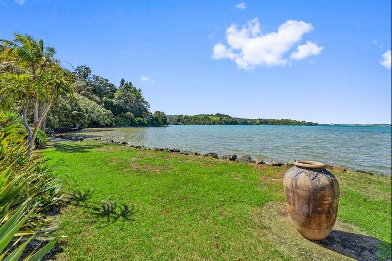 Photo of property in 465 Leigh Road, Whangateau, 0985
