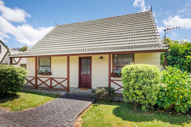Photo of property in 186 Amberley Avenue, Highbury, Palmerston North, 4412