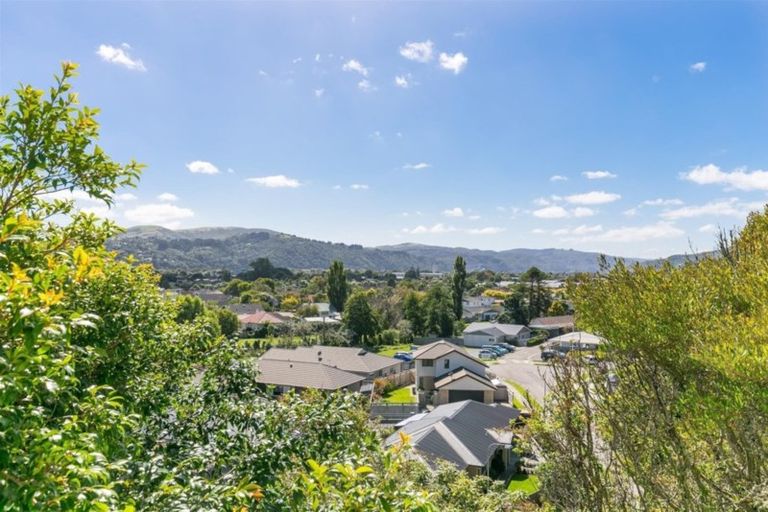 Photo of property in 3a Summit Road, Fairfield, Lower Hutt, 5011