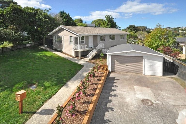 Photo of property in 13 Clensmore Place, Torbay, Auckland, 0630