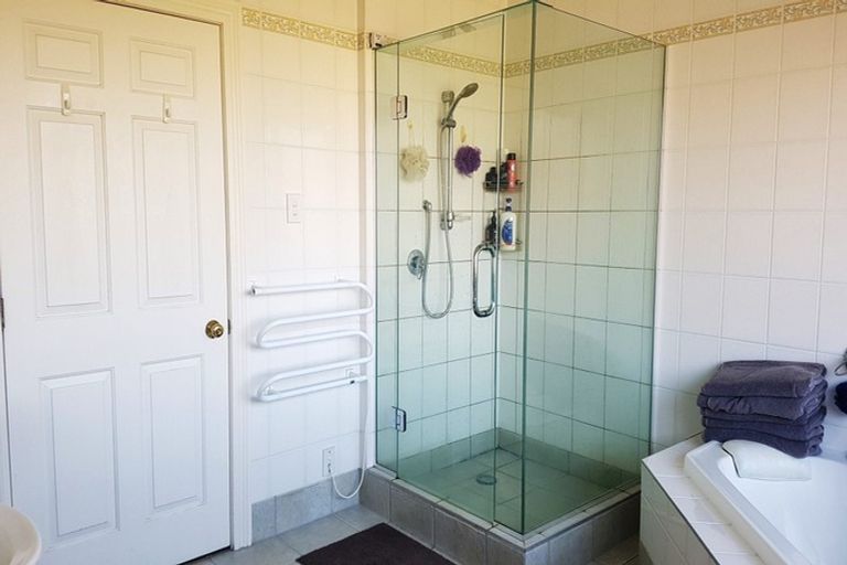 Photo of property in 165 Pine Valley Road, Dairy Flat, Silverdale, 0992