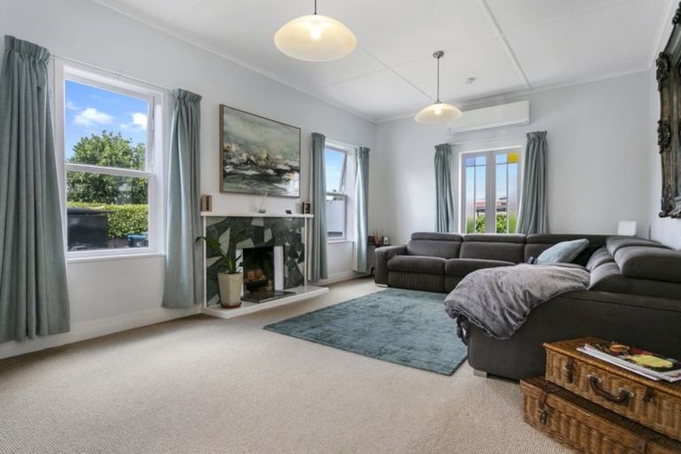 Photo of property in 92 Williams Street, Cambridge, 3434