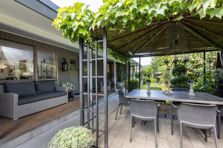 Photo of property in 72 Puketapu Road, Taradale, Napier, 4112