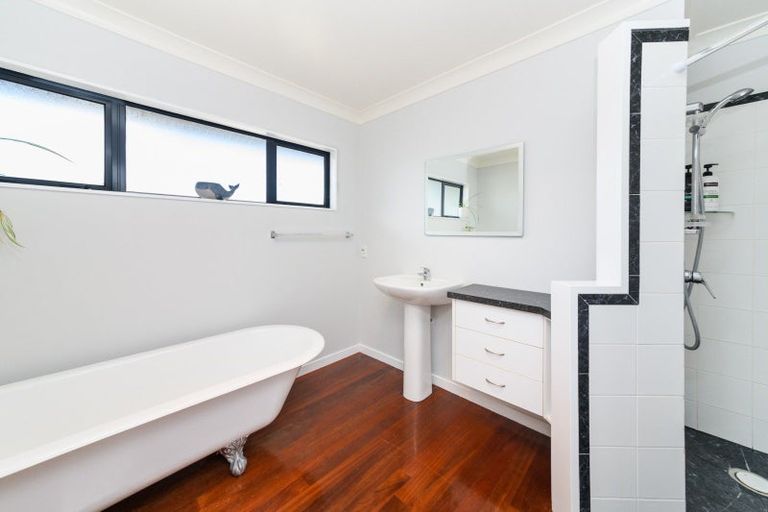 Photo of property in 8 Almond Grove, Feilding, 4702