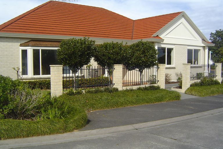Photo of property in 17 Cascaden Road, Gulf Harbour, Whangaparaoa, 0930