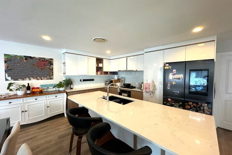 Photo of property in 2 Leneford Drive, East Tamaki, Auckland, 2013