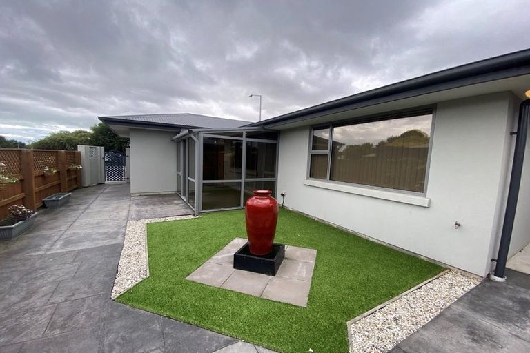 Photo of property in 2/61 Colombo Street, Cashmere, Christchurch, 8022