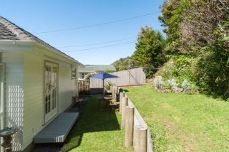 Photo of property in 141 Parkvale Road, Karori, Wellington, 6012