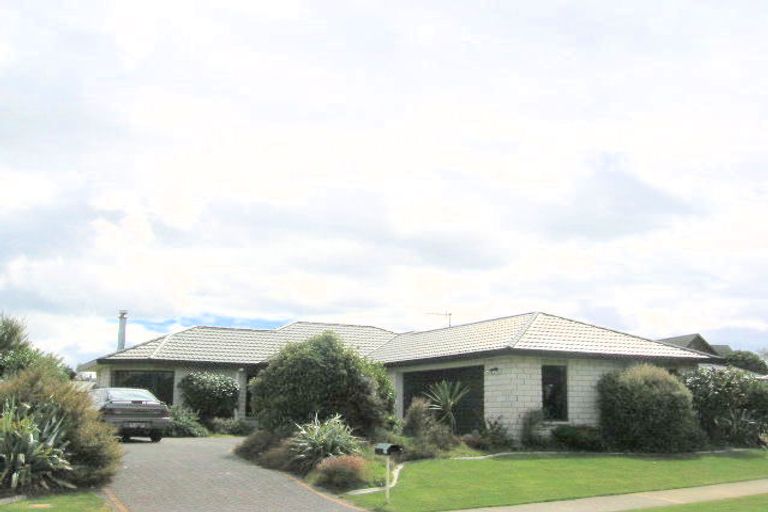 Photo of property in 27 Balmoral Drive, Hilltop, Taupo, 3330