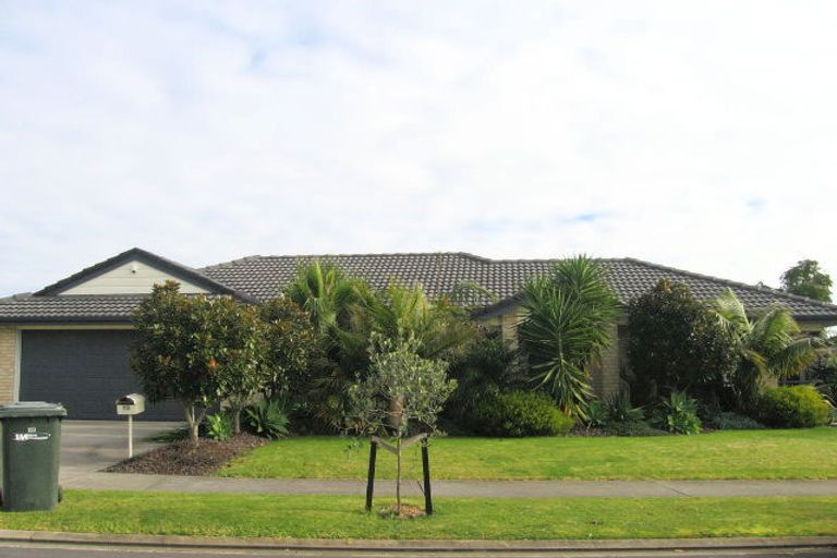Photo of property in 15 Monivea Place, East Tamaki Heights, Auckland, 2016
