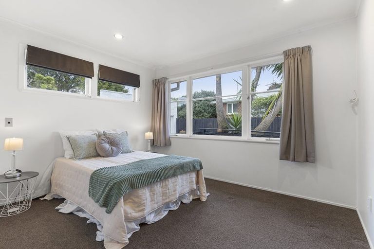 Photo of property in 5 Fairclough Road, Beach Haven, Auckland, 0626