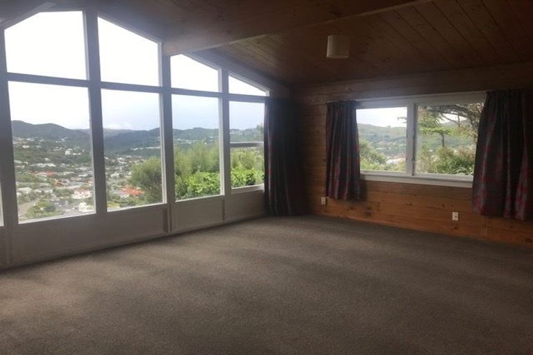 Photo of property in 9 Versailles Street, Karori, Wellington, 6012