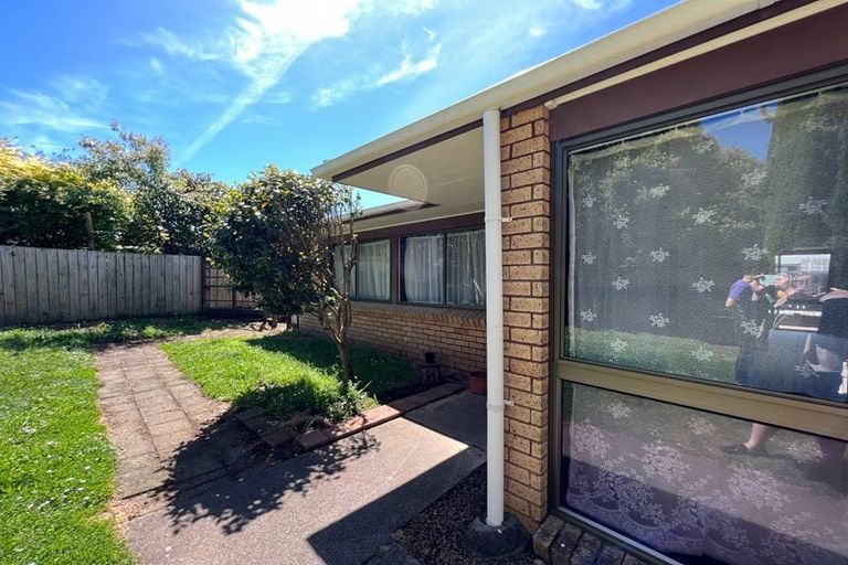 Photo of property in 1/64 Sunderlands Road, Half Moon Bay, Auckland, 2012