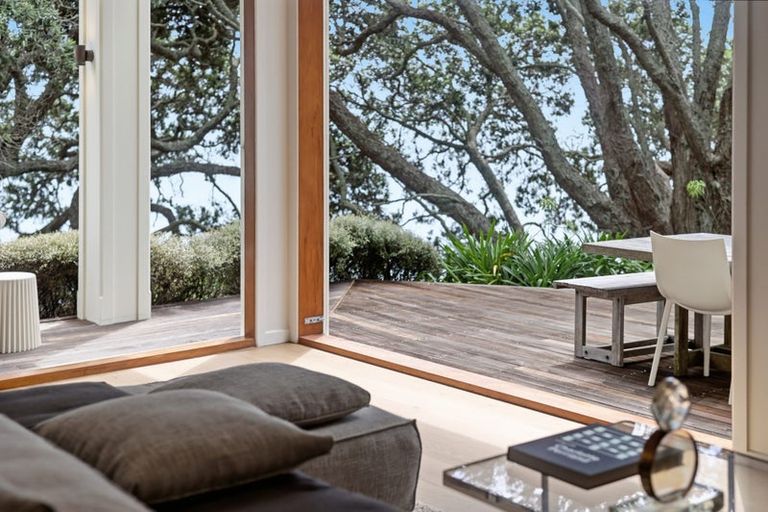 Photo of property in 16 Joan Street, Point Chevalier, Auckland, 1022