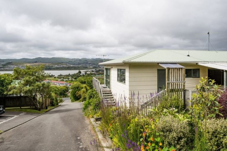 Photo of property in 16a Mawhare Street, Titahi Bay, Porirua, 5022