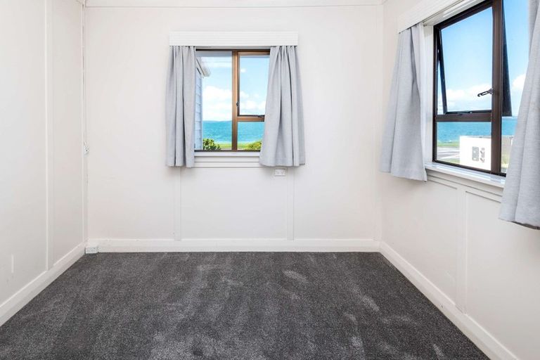 Photo of property in 9 The Esplanade, Eastern Beach, Auckland, 2012