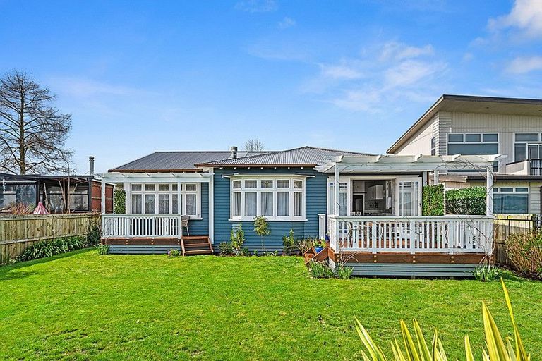 Photo of property in 9 Willow Avenue, Hannahs Bay, Rotorua, 3010