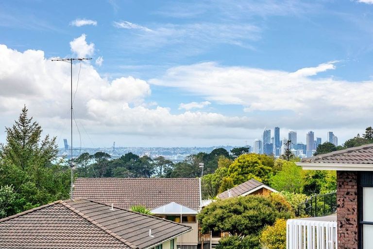 Photo of property in 155 Chelsea View Drive, Chatswood, Auckland, 0626