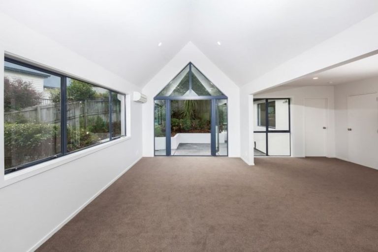 Photo of property in 26b Cornwall Road, Lyttelton, 8082