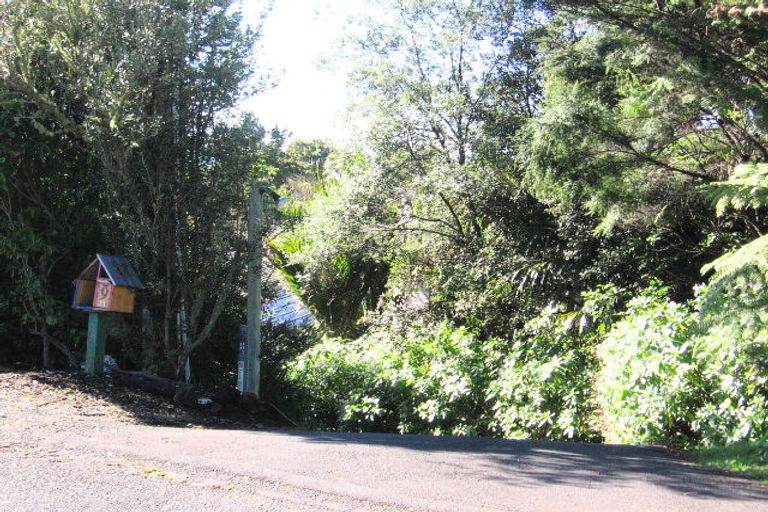 Photo of property in 9 Tawini Road, Titirangi, Auckland, 0604