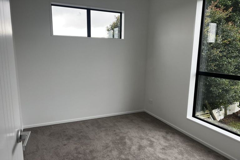 Photo of property in 9/233 Great North Road, Henderson, Auckland, 0612