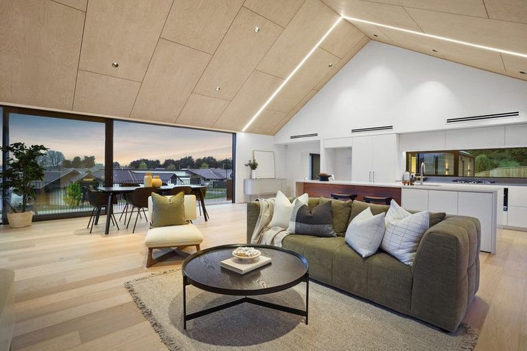 Photo of property in 2 Dray Place, Halswell, Christchurch, 8025