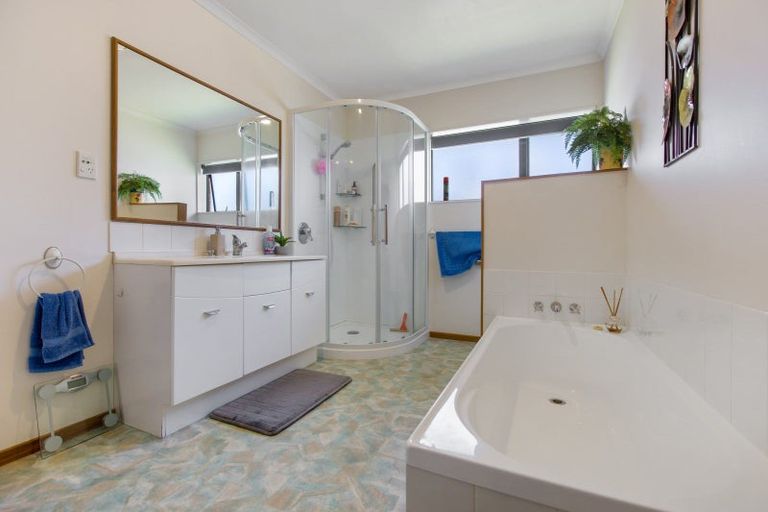 Photo of property in 1/18 Karamu Street, Te Atatu Peninsula, Auckland, 0610