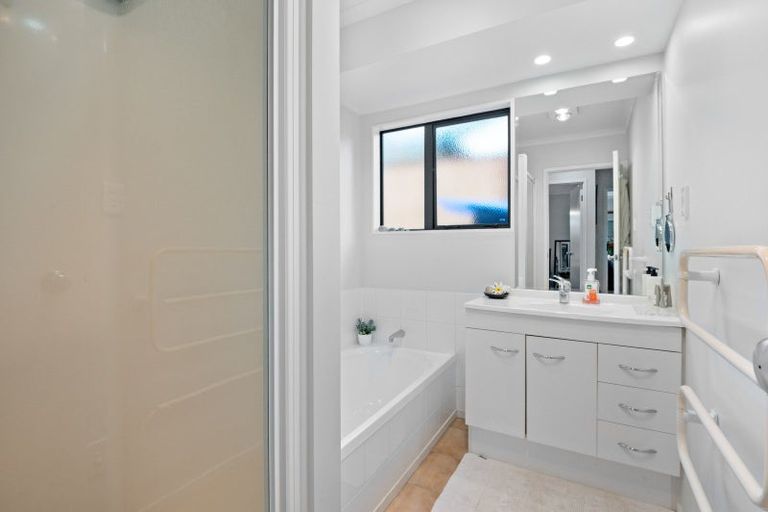 Photo of property in 9 Tom Keven Way, Pukekohe, 2120