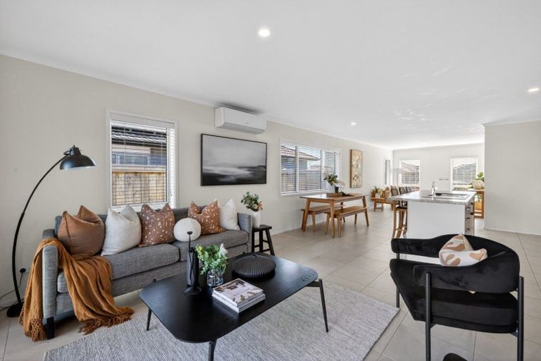 Photo of property in 28 Sabre Street, Papamoa Beach, Papamoa, 3118