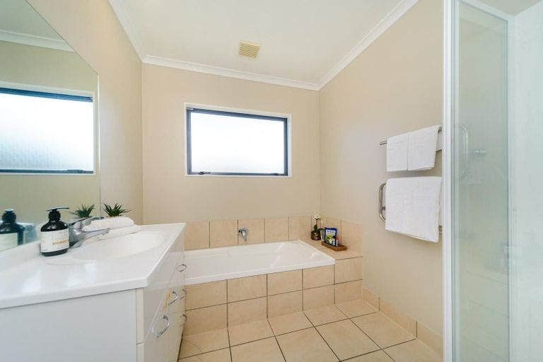 Photo of property in 37 Dahlstrom Grove, Kelvin Grove, Palmerston North, 4414