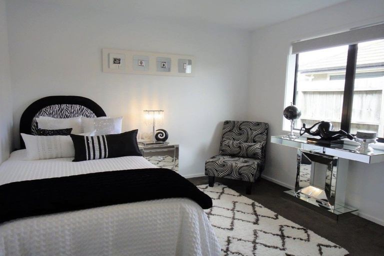 Photo of property in 16 Roto View, One Tree Point, 0118