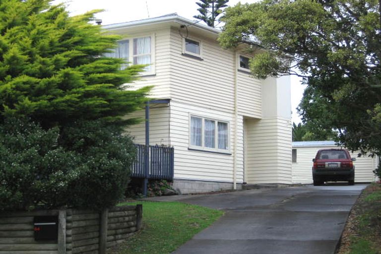 Photo of property in 64 Farquhar Road, Glendene, Auckland, 0602