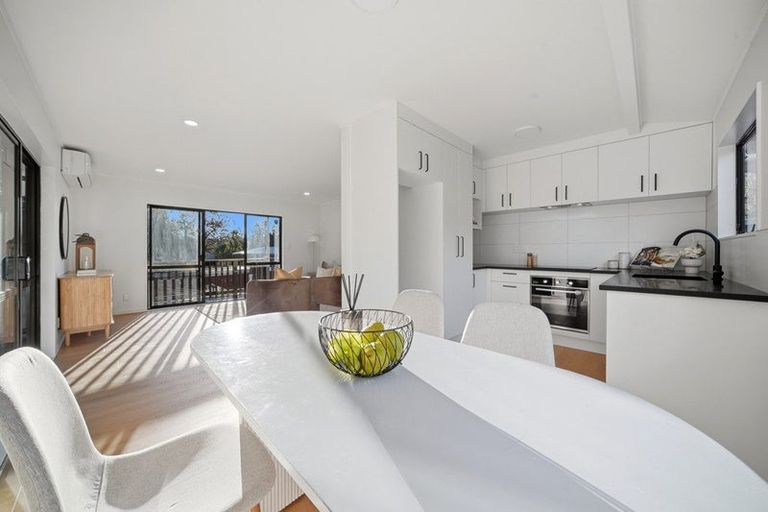 Photo of property in 1/76 Chilcott Road, Henderson, Auckland, 0612