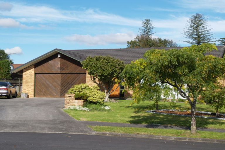 Photo of property in 7 Carriage Close, Northpark, Auckland, 2013