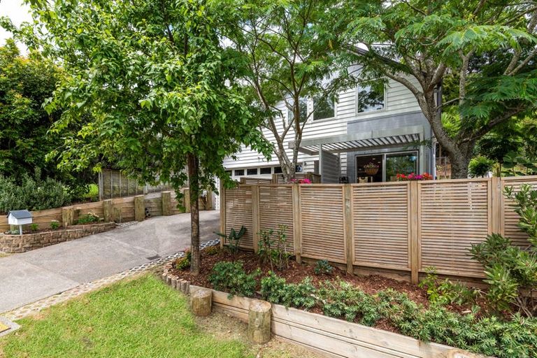 Photo of property in 17 Nimstedt Avenue, Oteha, Auckland, 0632