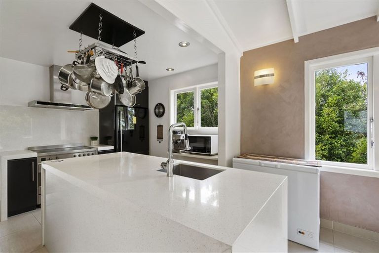 Photo of property in 4 Greville Road, Pinehill, Auckland, 0632