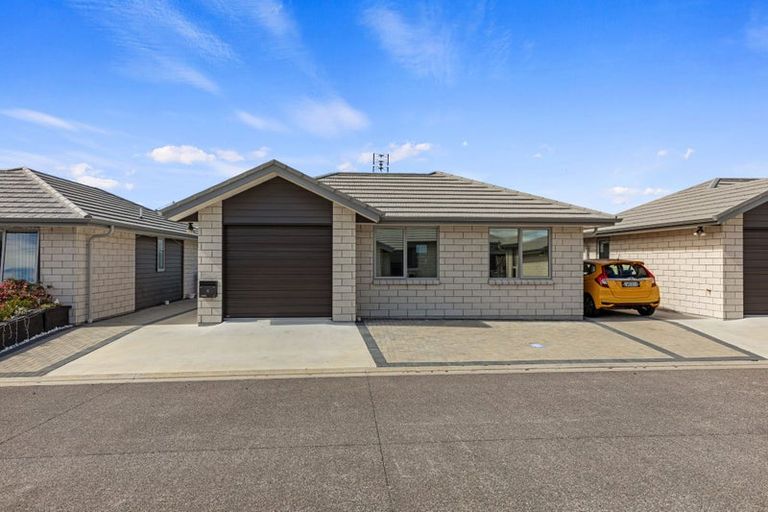 Photo of property in 3 Crest Way, Papamoa, 3118