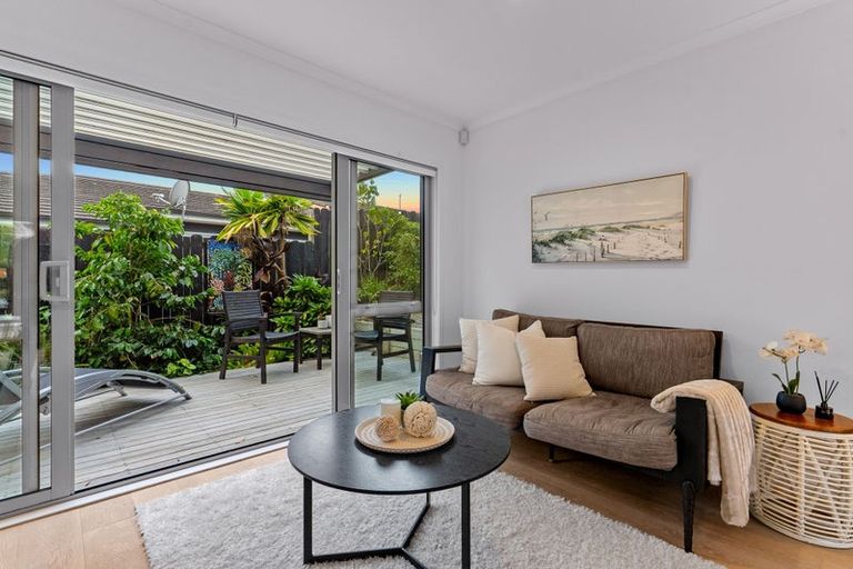 Photo of property in 371 Millwater Parkway, Silverdale, 0932