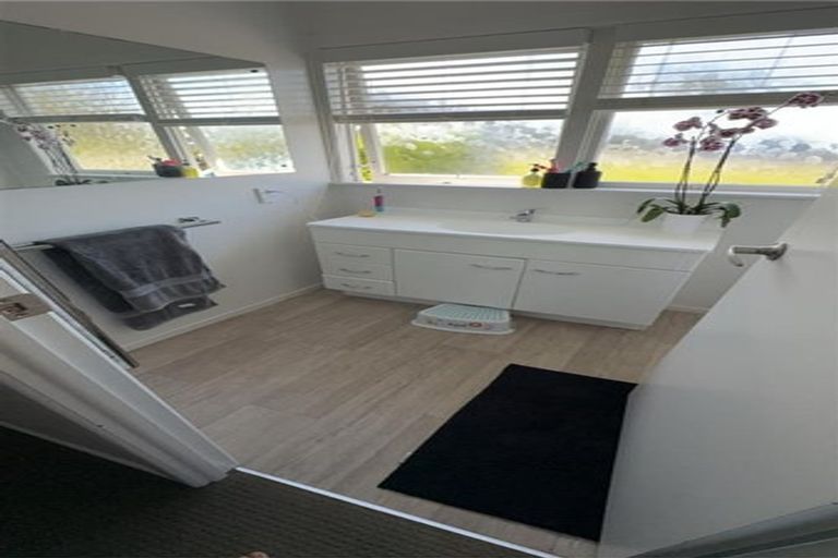 Photo of property in 117 Manuka Road, Bayview, Auckland, 0629