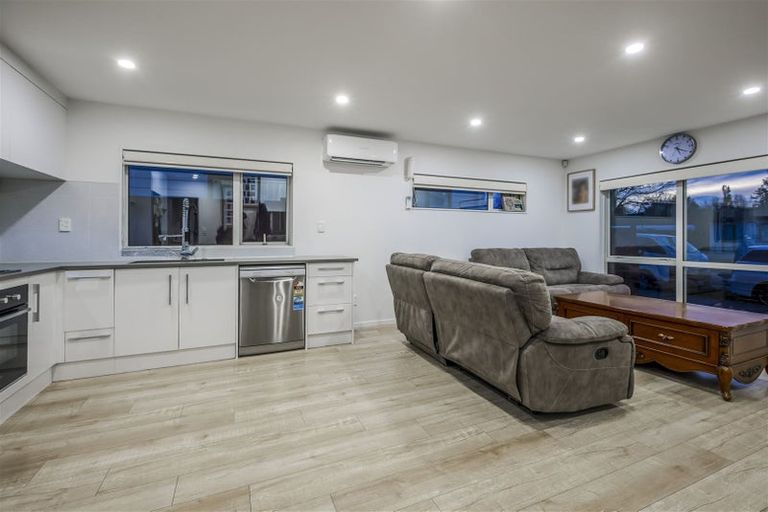 Photo of property in 12 Hard Beech Street, Takanini, 2110