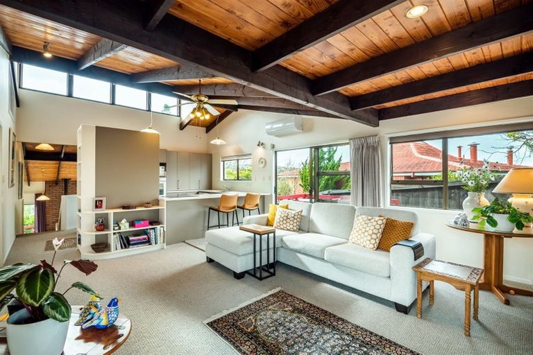 Photo of property in 3 Portsea Place, Chatswood, Auckland, 0626