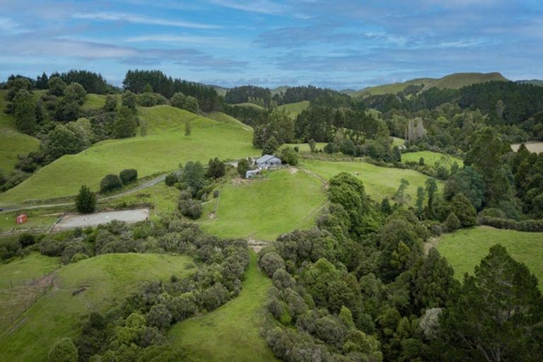 Photo of property in 679 Stanley Road, Te Popo, Stratford, 4394